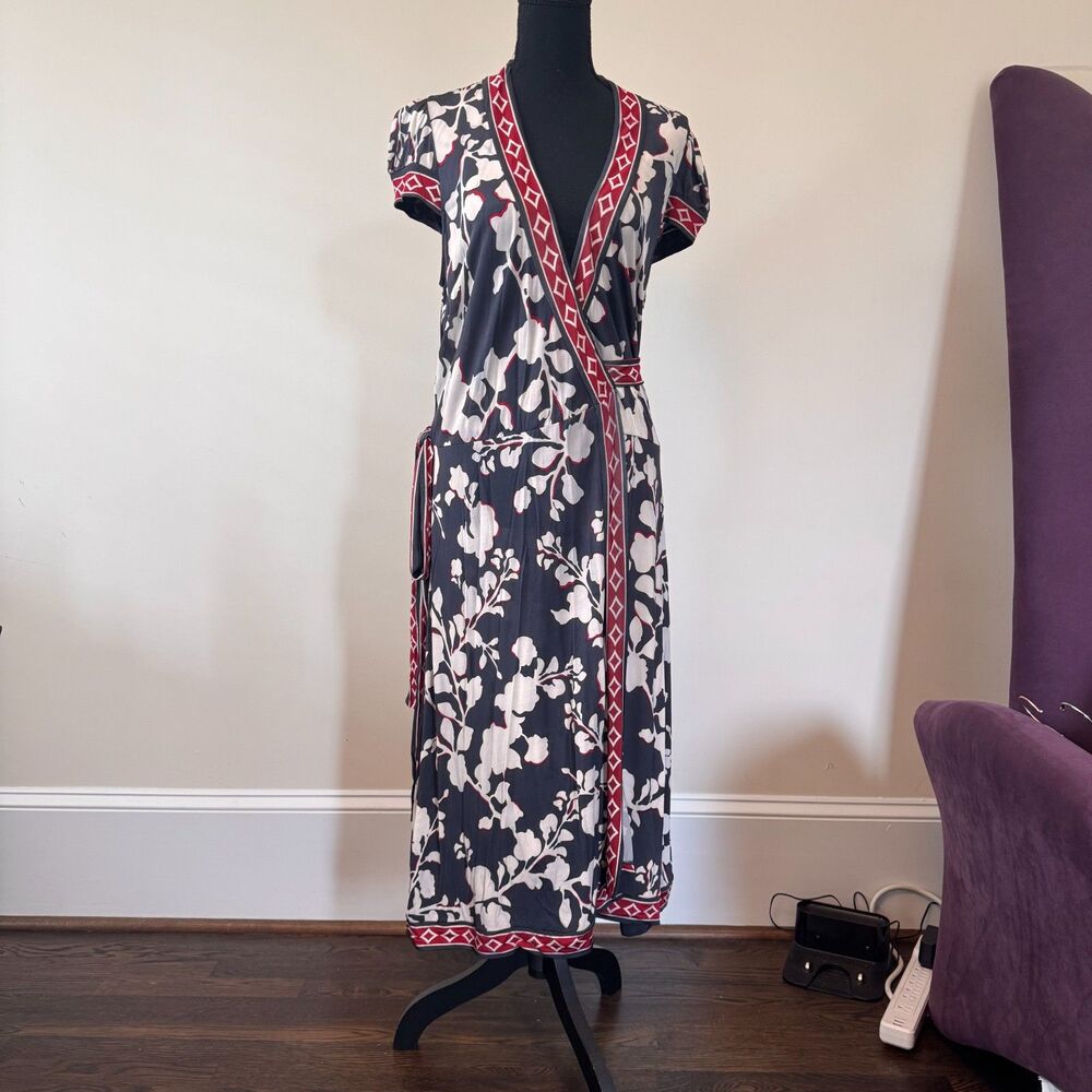BCBGMAXAZRIA Floral Print Wrap Dress - Black, White & Red Size Medium